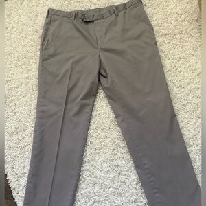 Jos A Bank Tailored Fit Flat Front 100% Cotton 
42x32